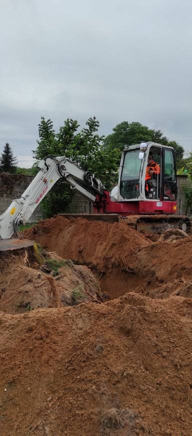 Arrachage d'une souche à Saucats près de Léognan en Gironde